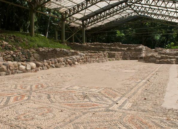 TOLMEZZO (Ud). Allievi del liceo classico a scuola di archeologia nei siti della regione.