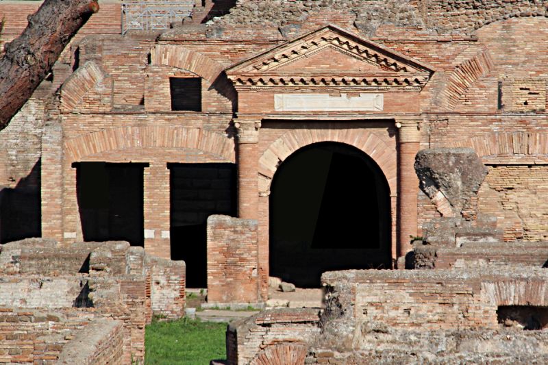 MiBACT. Parco Archeologico di Ostia Antica – Gli Horrea Epagathiana.